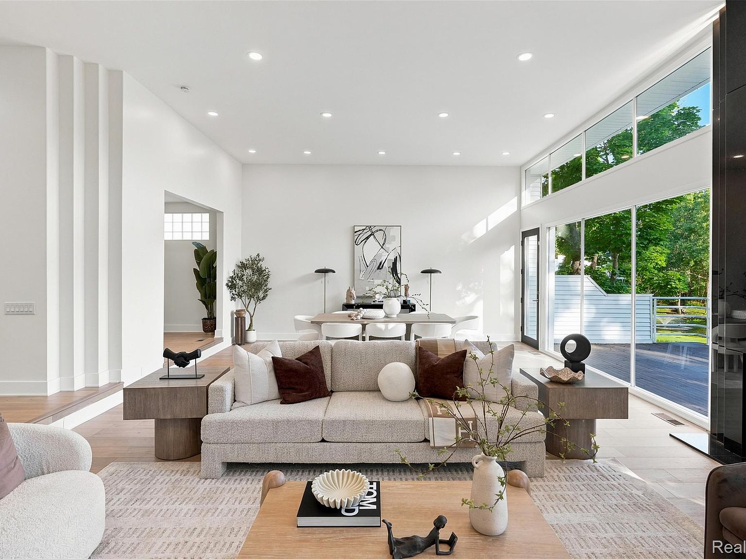 Vacant home furnished with modern staging